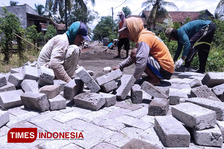 Dinas PU CKPP Banyuwangi Genjot Program Pavingisasi, Ini Targetnya