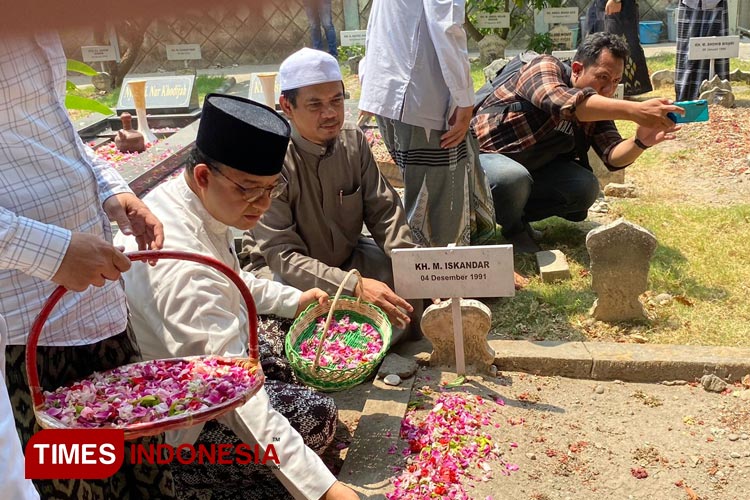Ziarah ke Ayah dan Temui Ibunda Cak Imin, Sinyal Anies Baswedan PDKT ke PKB?