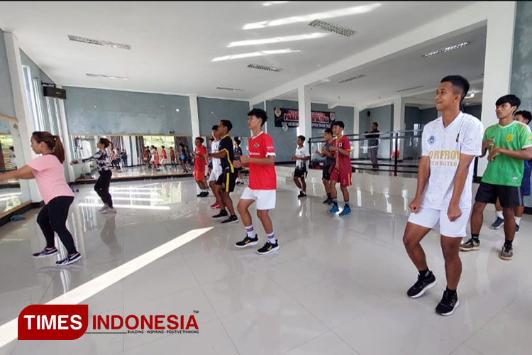 Persiapan tim sepakbola Kota Blitar menuju pertandingan putaran final Porprov Jatim 2023 (Foto: Nur Al Ana/TIMES Indonesia)
