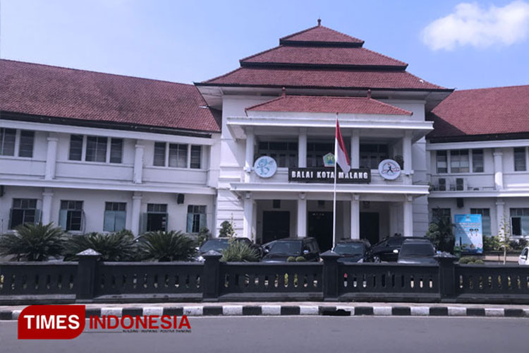 Balai Kota Malang or Malang Town Hall building which was built during Dutch Colonial era. (Photo: Rizky Kurniawan Pratama/TIMES Indonesia)