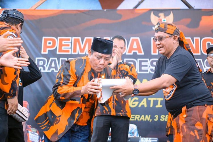 Pak Sae dan Iteng yang mulai meramaikan bursa calon Bupati Banyumas 2024.( Foto : Saladin For TIMES Indonesia)