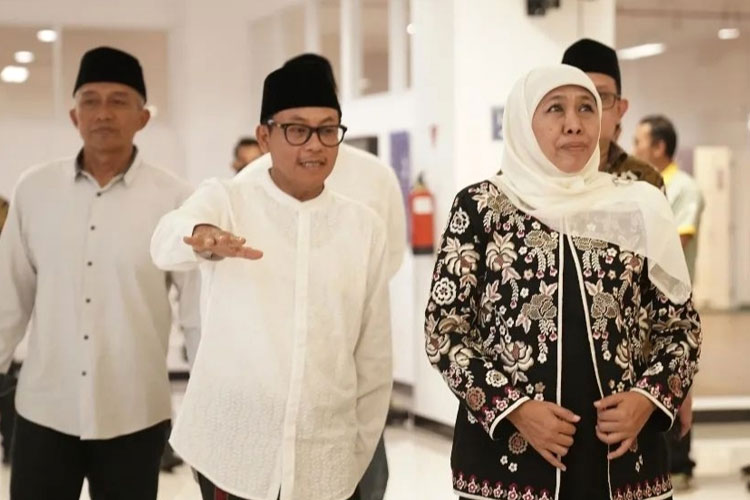 Gubernur Jawa Timur Khofifah Indar Parawansa saat berada di MCC. (Ist)