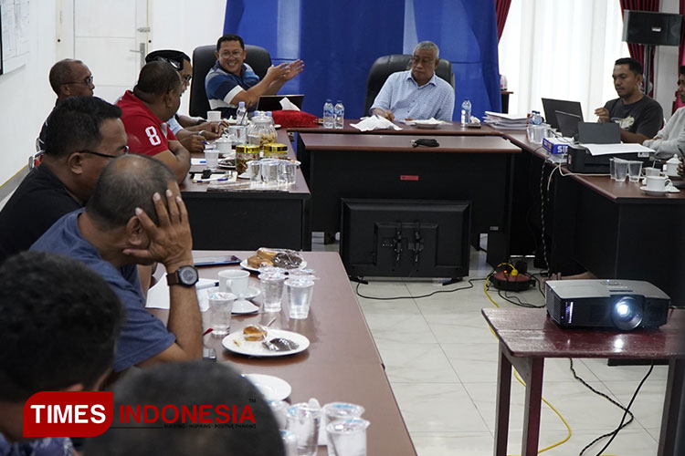 Suasana rapat yang berlangsung di Kediaman Walikota Tidore. (Foto: Harianto/TIMES Indonesia)