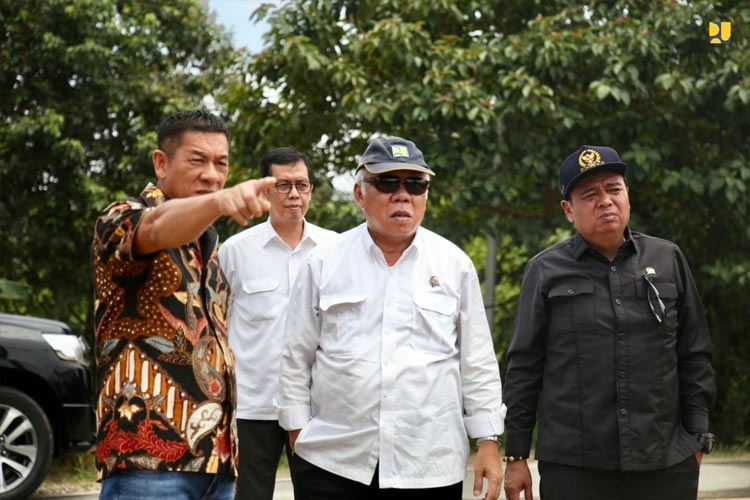 Menteri PUPR RI: Pembangunan Jalan Perbatasan Di Kalbar Diteruskan ...