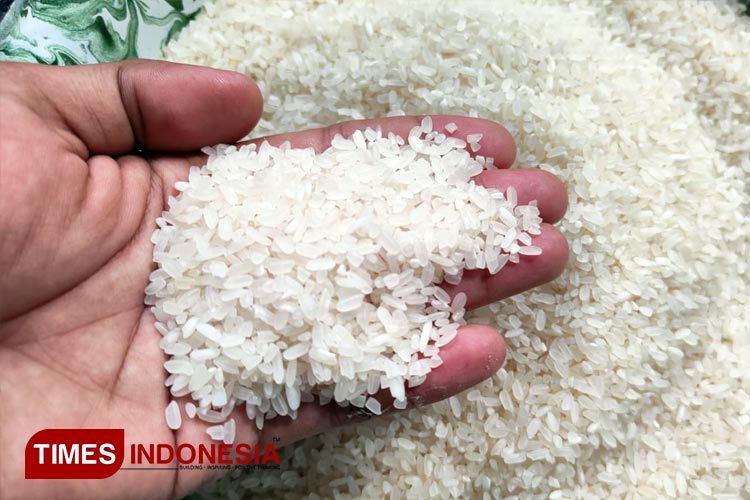 Harga Beras Di Banyuwangi Naik, Pedagang Kelimpungan - TIMES Indonesia