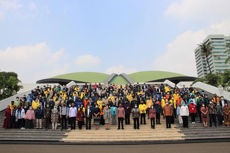Foto bersama Magang Dirumah Rakyat - dok DPR