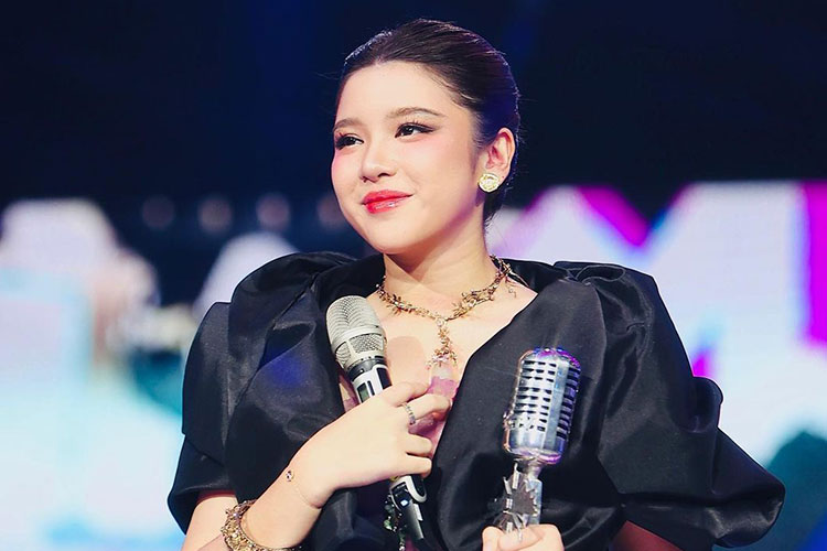 Tiara-Andini-1.jpg