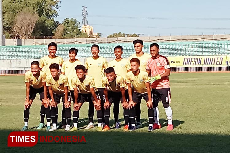 Pemain Gresik United saat uji coba (Foto: Akmal/TIMES Indonesia).