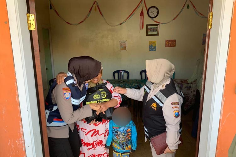 Bantu Atasi Stunting, Polres Malang Salurkan Ratusan Paket Gizi Tambahan