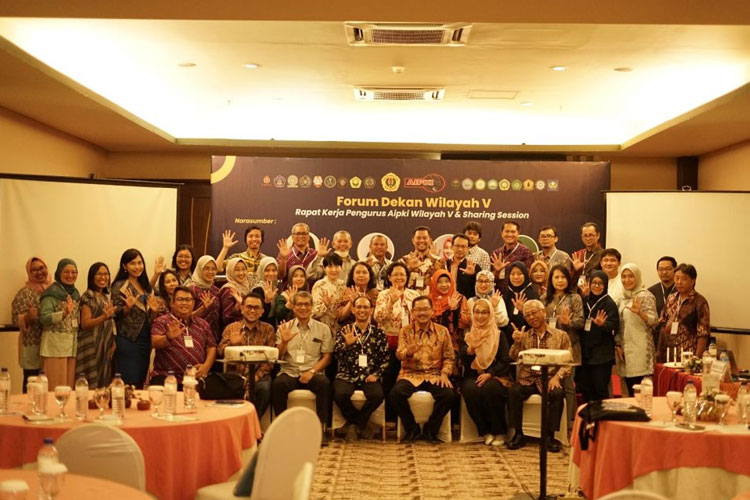 FK Unisma Malang berpartisipasi dalam Forum Dekan Asosiasi Institusi Pendidikan Kedokteran Indonesia (AIPKI) Wilayah V di Mataram. (FOTO: AJP TIMES Indonesia)