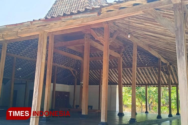 Dalem-Ageng-Tegalsari-3.jpg