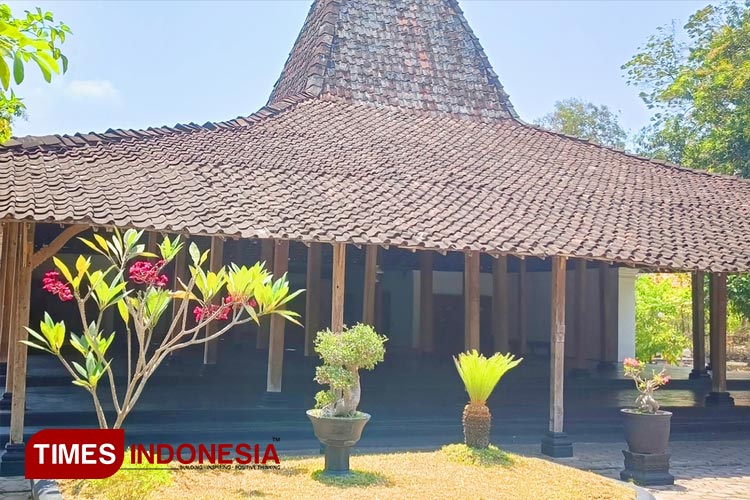 Dalem Ageng Tegalsari peninggalan Kiai Ageng Muhammad Besari yang menjadi salah satu cagar budaya Ponorogo. (Foto: Marhaban/TIMES Indonesia)
