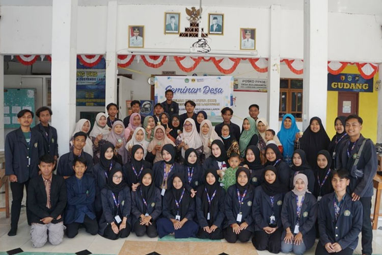 KKN UNISLA Desa Bulubrangsi Olah Limbah Minyak Jelantah, Jadi Lilin Aromaterapi