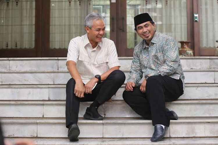 Merasa Kehilangan Pemimpin Sederhana-Merakyat, Warga Jawa Tengah Menangis Saat Ganjar-Gus Yasin Pamit