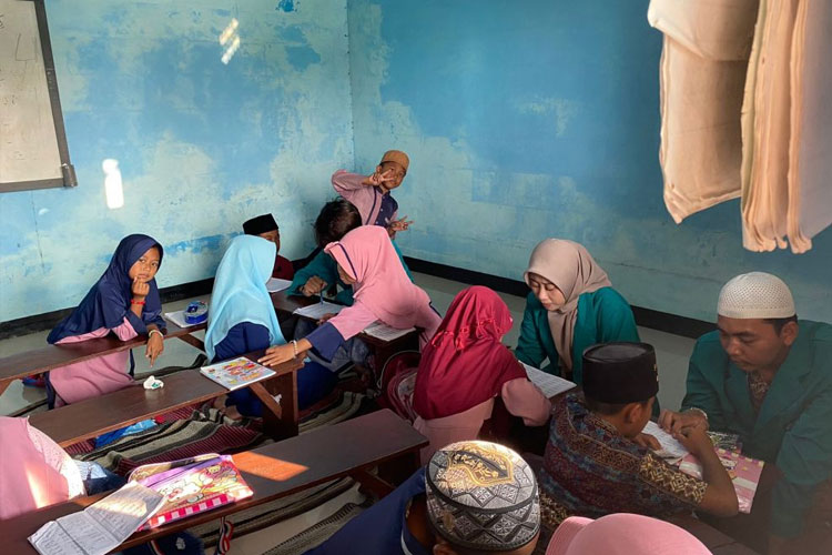 KSM-T 06 Unisma Malang Bantu Proses Belajar Mengajar di TPQ Al-Ikhsan Dusun Mrasih