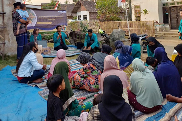 KSM-T Unisma Malang Gelar Penyuluhan Penanaman Jeruk Nagami Dengan Metode Tabulampot