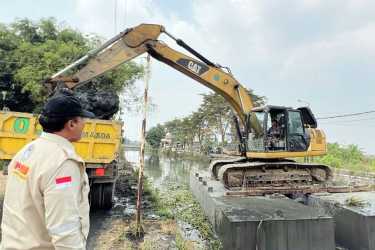 Bambang Haryo Apresiasi Respon Cepat BBWS Brantas Bersihkan Sungai di Sidoarjo