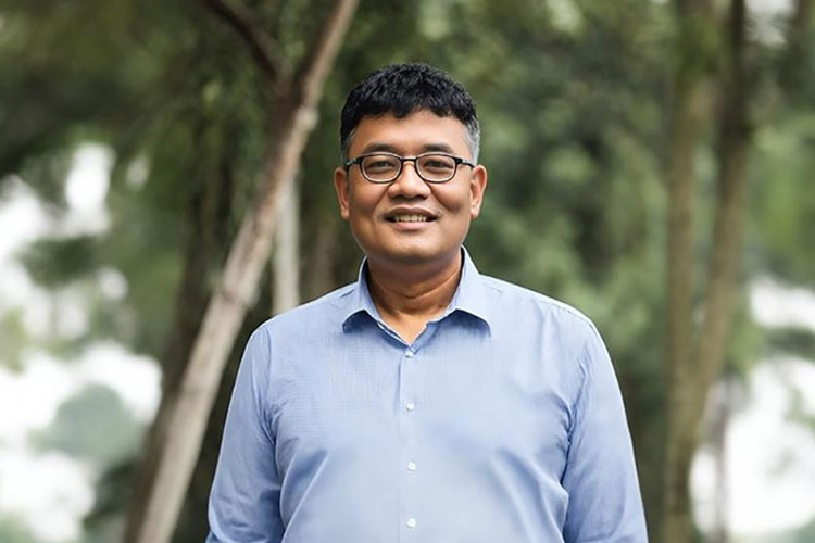 Kisah Kuntjoro Pinardi dan Seratus Ibu-ibu Papua Menerangi Seribu Rumah Gelap di Pedalaman Terpencil