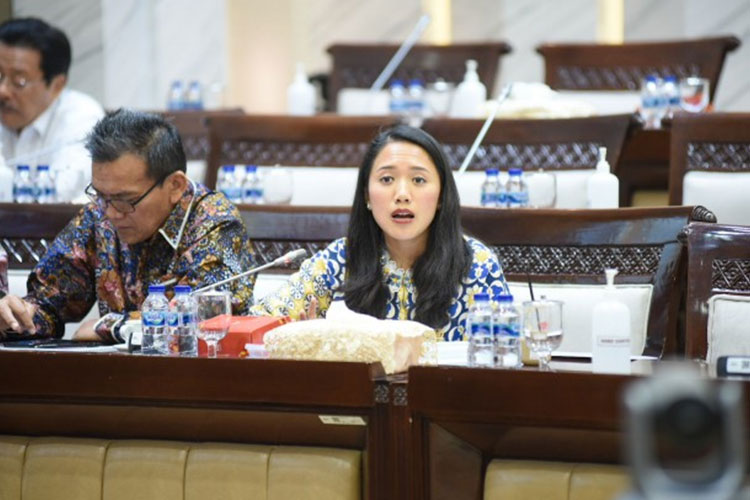 Anggota Komisi XI DPR RI Puteri Komarudin saat mengikuti Rapat Dengar Pendapat Komisi XI bersama BPS. (FOTO: dok DPR RI)