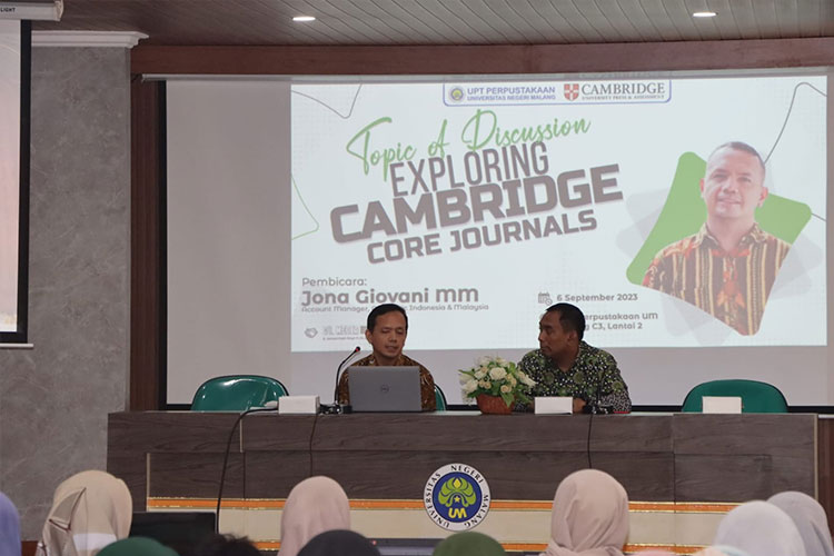 Workshop Exploring Cambridge Core Journals di Universitas Negeri Malang
