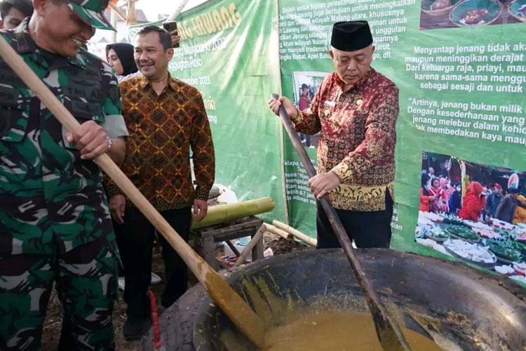 Aneka penampilan kebudayaan tradisional pada Festival Jenang Lawang di Malang. (Foto : Prokopim Kabupaten Malang).