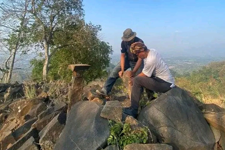 Uniknya Gunung Balay di Majalengka, Bukit dengan Batuan Mirip Gunung Padang Cianjur