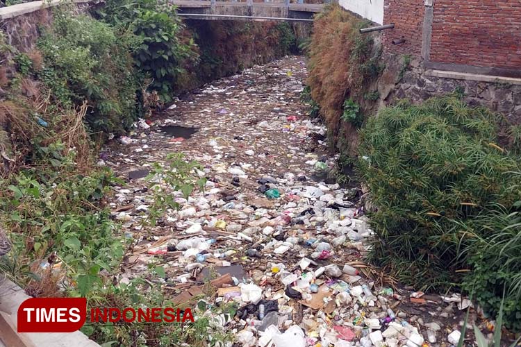 DLH Kota Malang Pastikan Segera Bersihkan Tumpukan Sampah di Sungai Bunulrejo