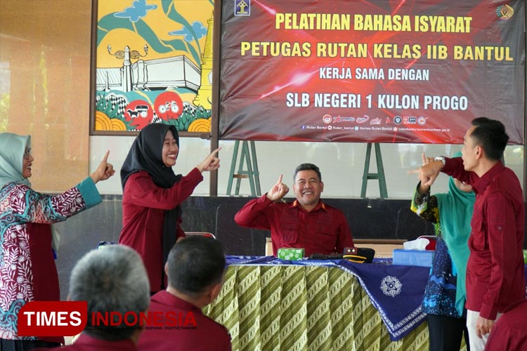 Latih Petugas Rutan Bahasa Isyarat, LP Pajangan Bantul Beri Layanan ...