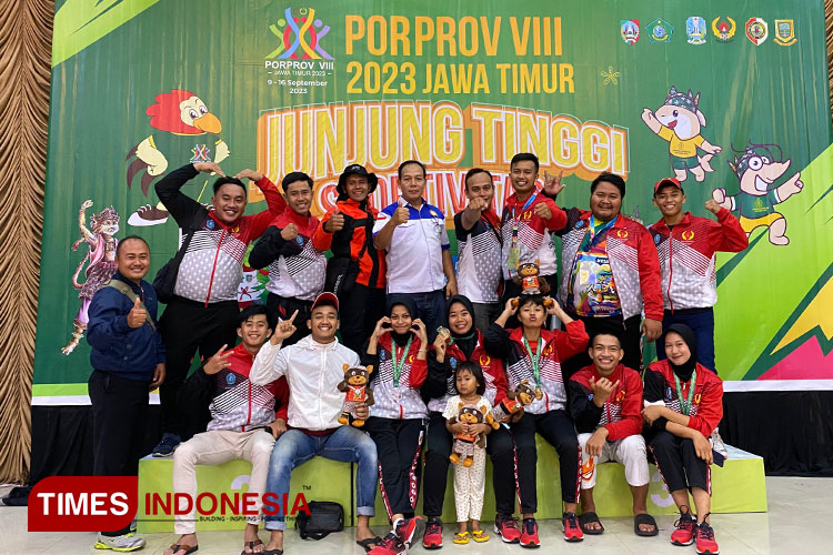 Foto: Kontingen Kabupaten Ponorogo menjadi Juara Umum dalam Cabor Jujitsu Porprov Jatim 2023 di Kota Mojokerto, Selasa (12/9/2023) (Foto: Theo/TIMES Indonesia)