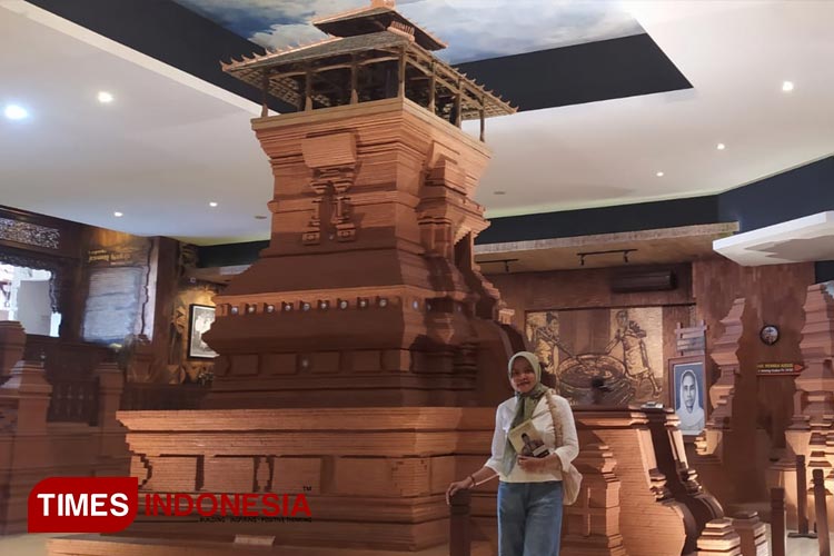 Museum Gusjigang memiliki koleksi diorama tentang kehidupan masa lalu seperti miniatur Menara Masjid Sunan Kudus. (FOTO: Arif/TIMES Indonesia)