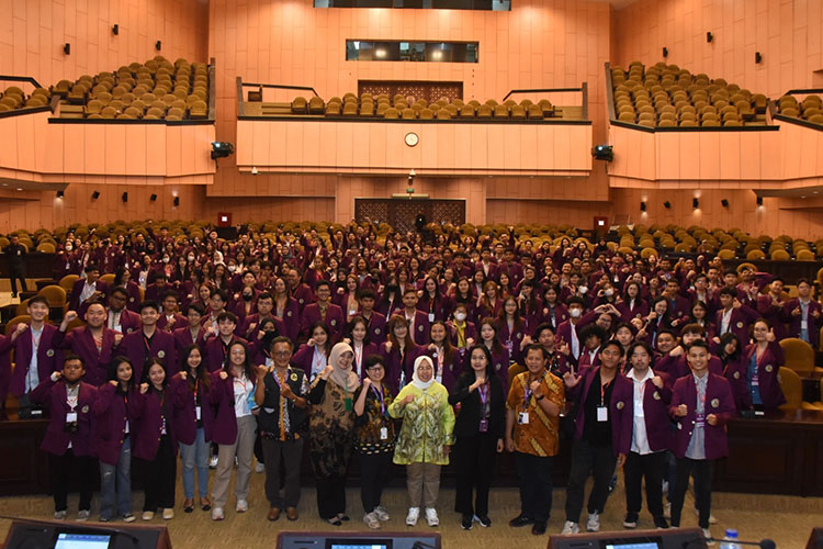 Siti Mukaromah Mengajak Mahasiswa untuk Berani Menjadi Pemimpin Nasional