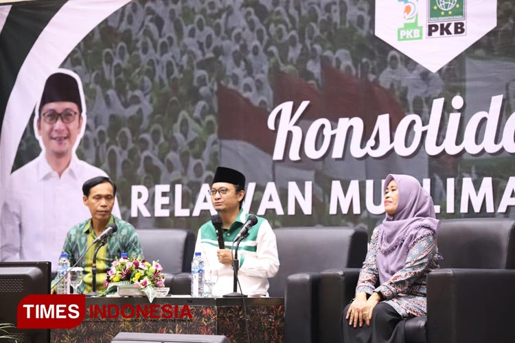 Sekretaris Jenderal DPP PKB, Hasanuddin Wahid, saat memberikan arahan dalam konsolidasi pemenangan PKB ran pasangan Capres-Cawapres AMIN, di Hotel Aria Gajayana Kota Malang. (FOTO: Rizky/TIMES Indonesia)