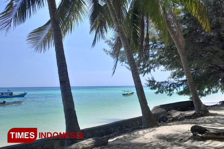 Pantai-Walakiri-Kabupaten-Sumba-Timur.jpg