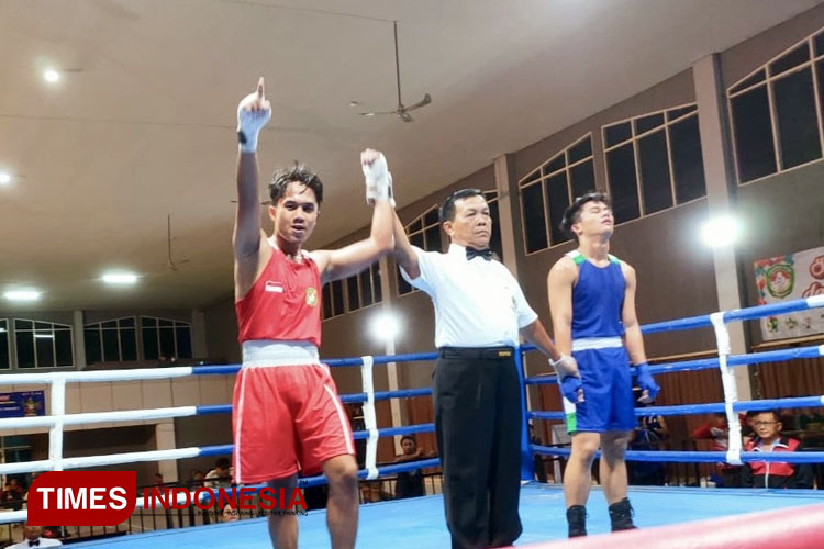 Atlet tinju Ngawi saat bertanding di ajang Porprov Jatim VIII. (Foto: Humas KONI Ngawi for TIMES Indonesia)
