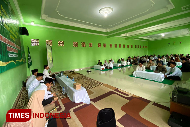 Pembinaan Manajemen Masjid dan Bimbingan Teknis Imam - Khotib Menuju Masjid Paripurna Tahun 2023 oleh DMI Banyuwangi. (Foto: Syamsul Arifin/TIMES Indonesia)