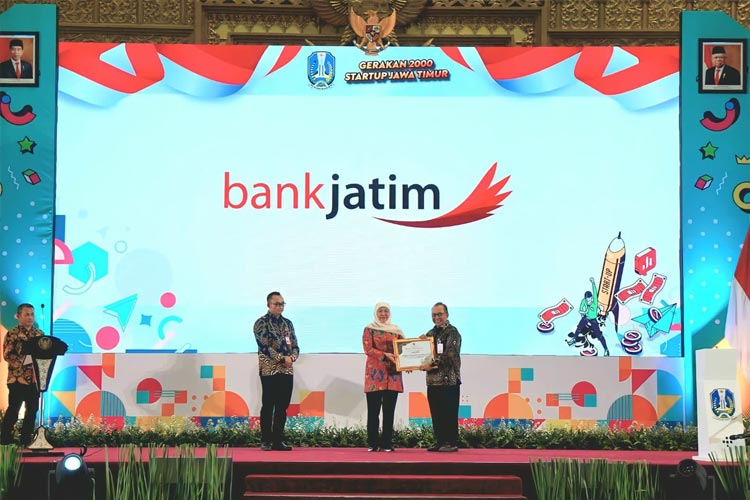 Bank Jatim Terima Penghargaan sebagai Lembaga Pendukung Startup Jawa Timur