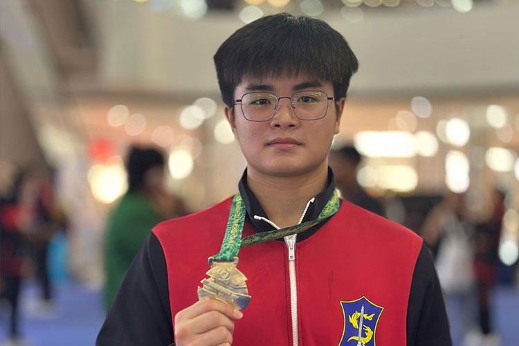Jeremiah Mathias Muntu berhasil meraih medali emas pada cabang olahraga Wushu di Porprov Jatim 2023