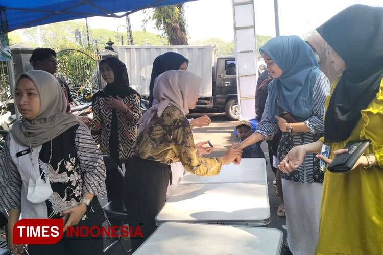 Pesta-Rakyat-Rutam-Nuwus-Kera-Ngalam5b8d3e03eb3286cc.jpg