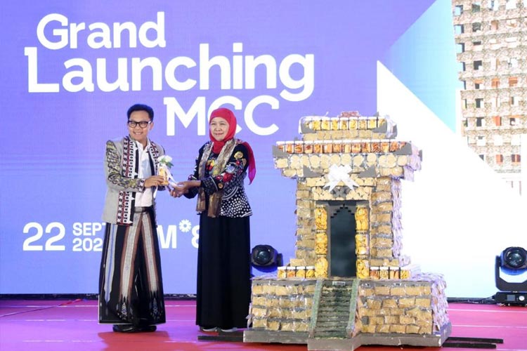 Gubernur Khofifah saat meresmikan Malang Creative Center (MCC) di Jalan Jenderal Ahmad Yani, Kota Malang, Jumat (22/9/2023).(FOTO: Dok.Humas Pemprov Jatim)
