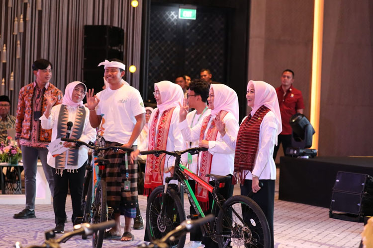 Ibu-Negara-Iriana-Joko-Widodo-a.jpg