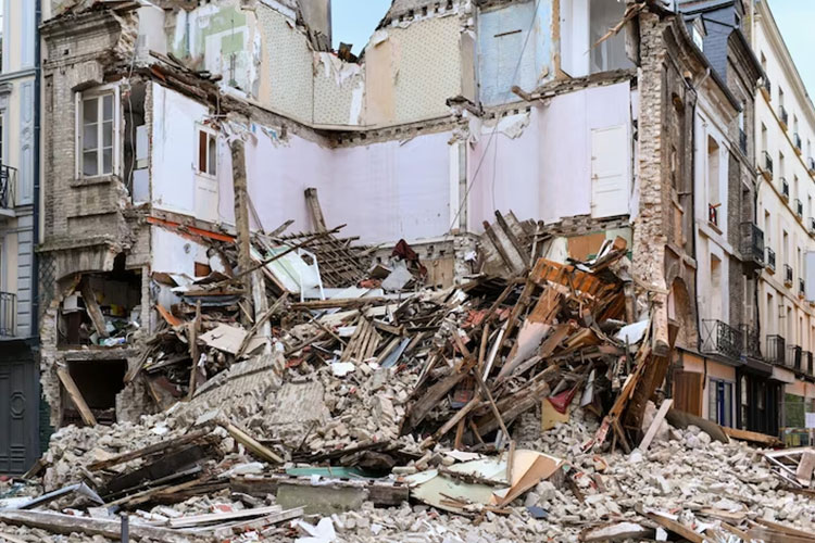 Pengetahuan Dasar: Tips Aman Berlindung Saat Ada Gempa Bumi