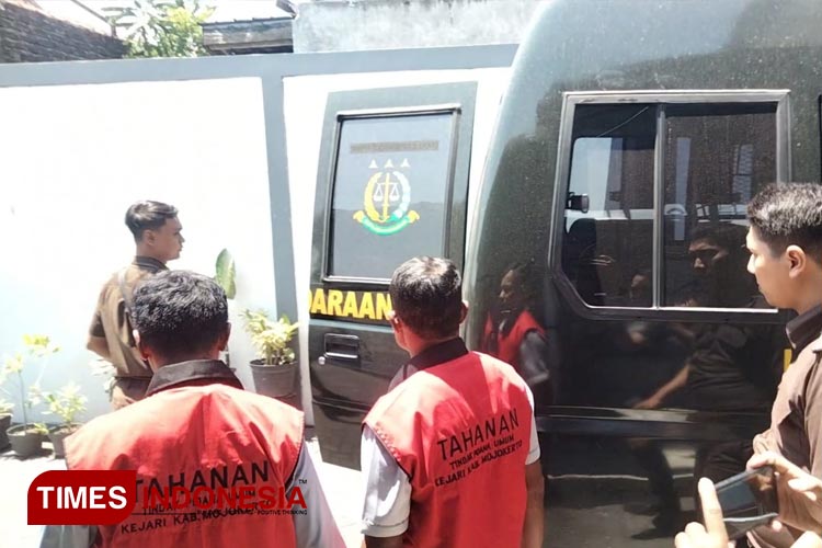 Gelapkan Dana PTSL, Kades dan Kadus di Kabupaten Mojokerto Resmi Ditahan