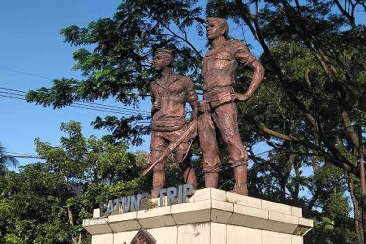Patung-Jalan-Pahlawan-Trip-Malang.jpg