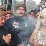 Preserving Culture and Boosting Tourism: The Larung Saji Tradition of Gunung Kumbang, Malang