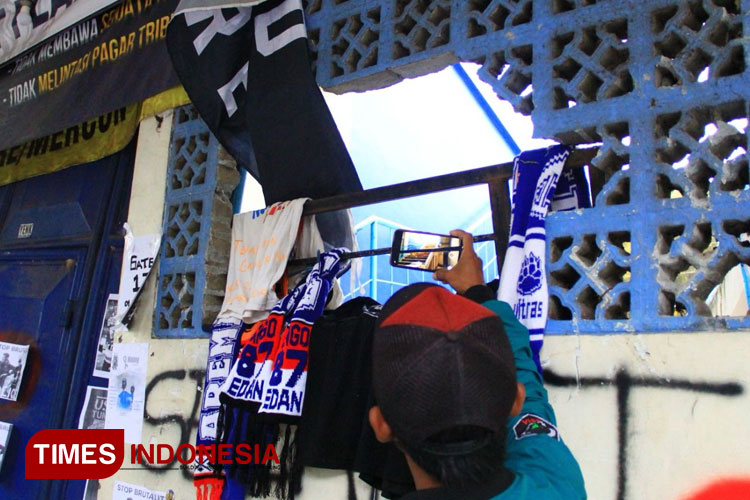 Tragedi-Kanjuruhan-B2c8fb4679686bf5c.jpg