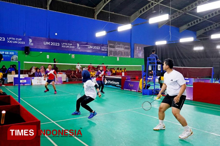 Tim Bulutangkis UM Raih Juara 2 LPTK Cup XXI 2023
