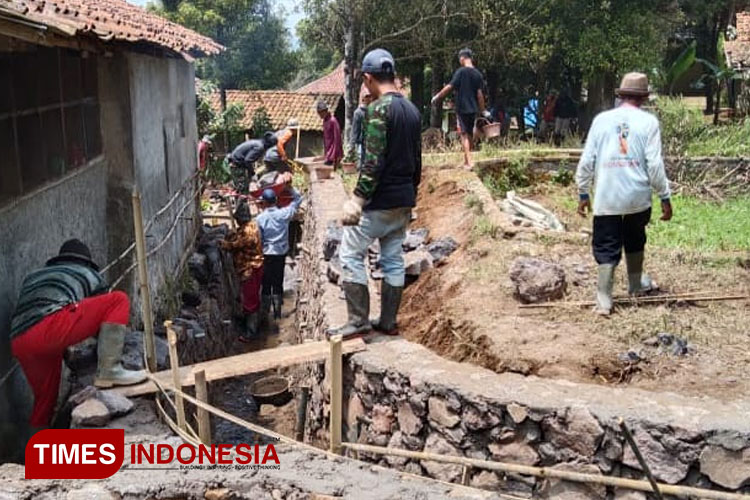 BupatiMajalengka-B.jpg