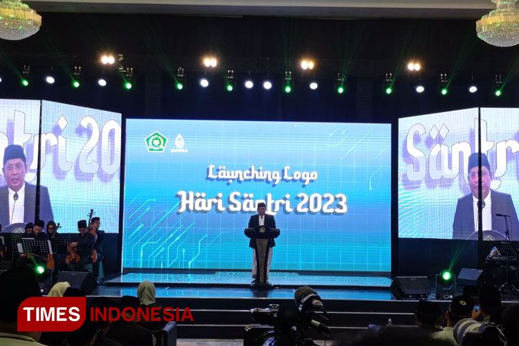 Dirjen Pendis Kemenag Ali Ramdhani saat peluncuran logo dan tema Hari Santri 2023 pada Jumat (6/10/2023) kemarin. (FOTO: Fahmi/TIMES Indonesia)