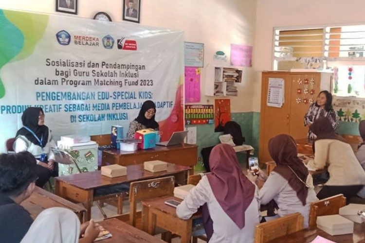 Sosialisasi dan diseminasi media pembelajaran oleh Dr. Endang Sri Maruti, M.Pd kepada guru SD Inklusi di Magetan. (Foto: Humas UNIPMA for TIMES Indonesia)