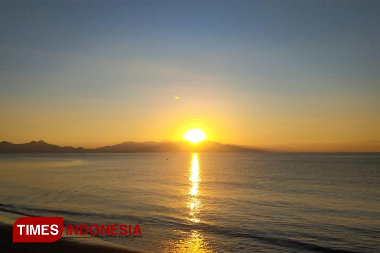 Sunset saat musim kemarau di salah satu destinasi wisata Banyuwangi, Jawa Timur. (FOTO : Anggara Cahya /TIMES Indonesia)